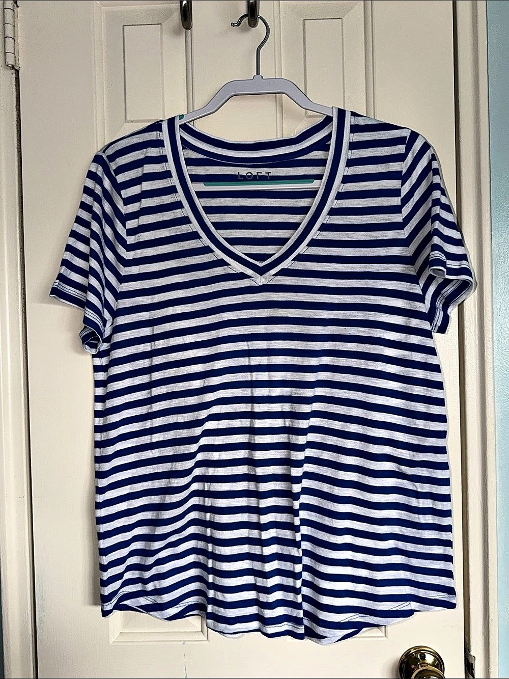LOFT Women's Striped V-Neck Tee in Blue & White Like New